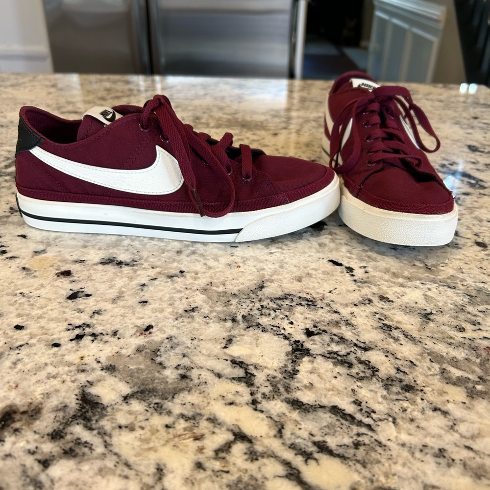 Nike Court Legacy Maroon Sneakers Men’s size 6